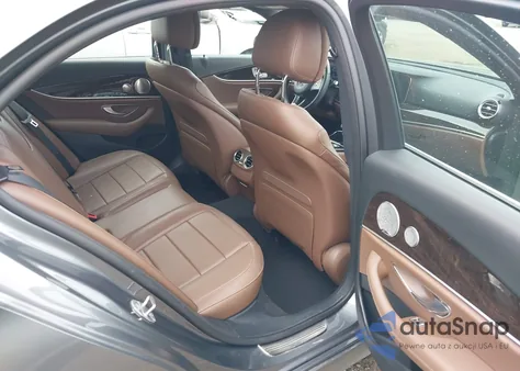 2017 Mercedes-Benz E 300 4Matic из США, поврежденный, VIN WDDZF4KB2HA181920